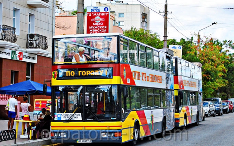 Экскурсионный автобус в Евпатории